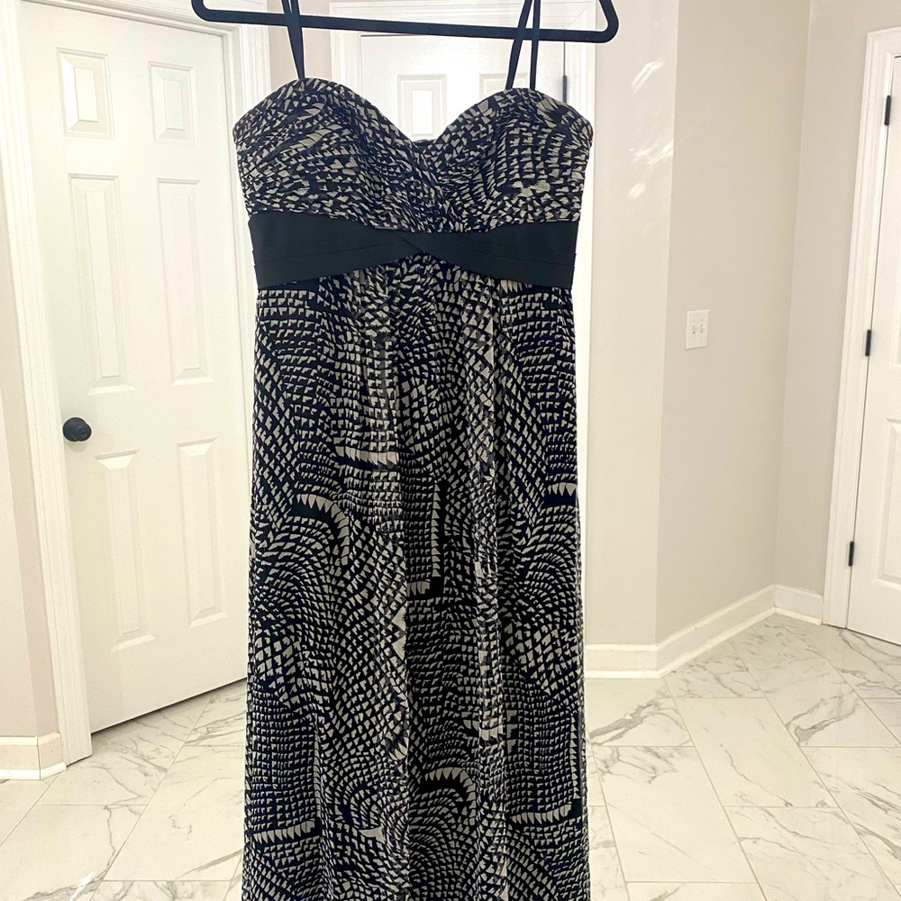 Bcbgmaxazria strapless gown size 4